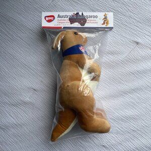 *NEW IN BAG* / BOHS Plush Australian Kangaroo Aussie Flag Bandana Souvenir